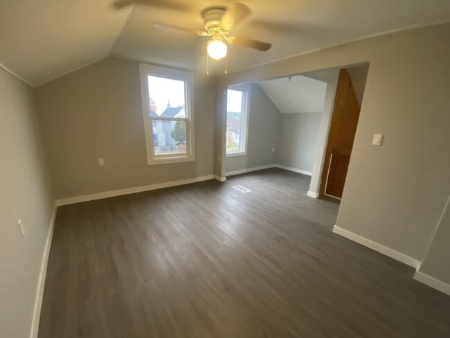 Building Photo - 226 Ogden St