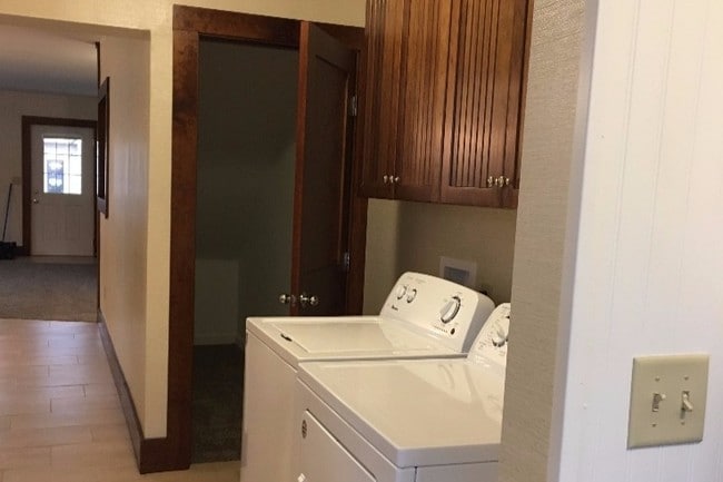 Lavadero - 318 W Crawford St