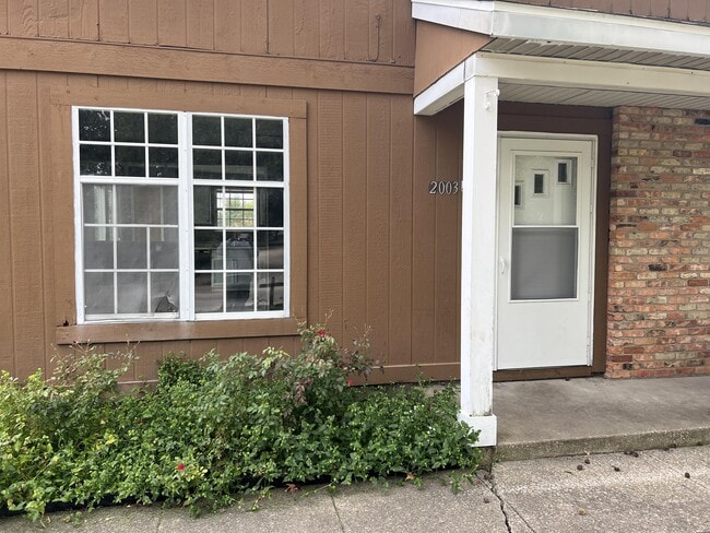 Building Photo - 2003 E Florida Ave