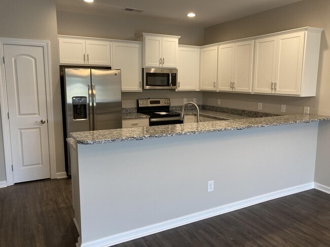 Building Photo - 215 Briarcliff Ct