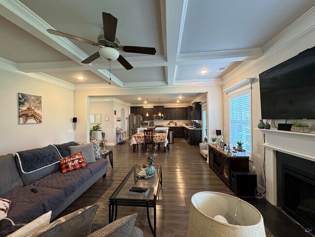 Foto del edificio - 225 Oakley Ct