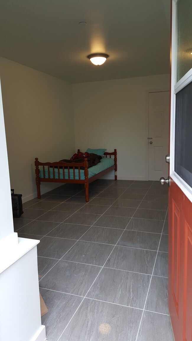 Foto del edificio - 614 Grand Ave