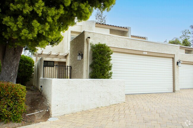 Building Photo - 4223 Freedom Dr