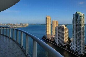 Building Photo - 300 S Biscayne Blvd