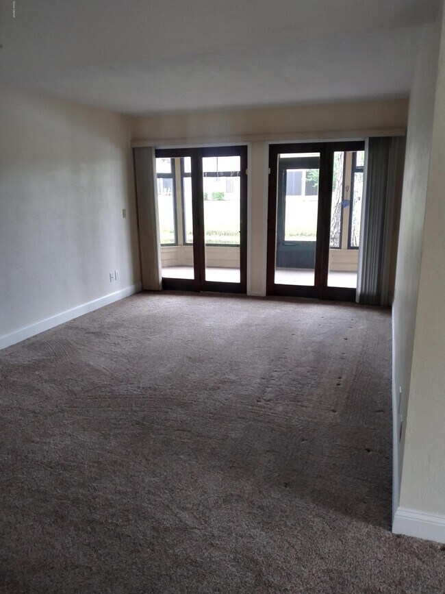 Building Photo - 110 Blue Heron Dr