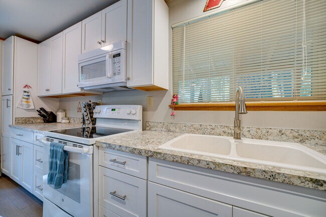 Foto del edificio - 22403 Shetland Rd