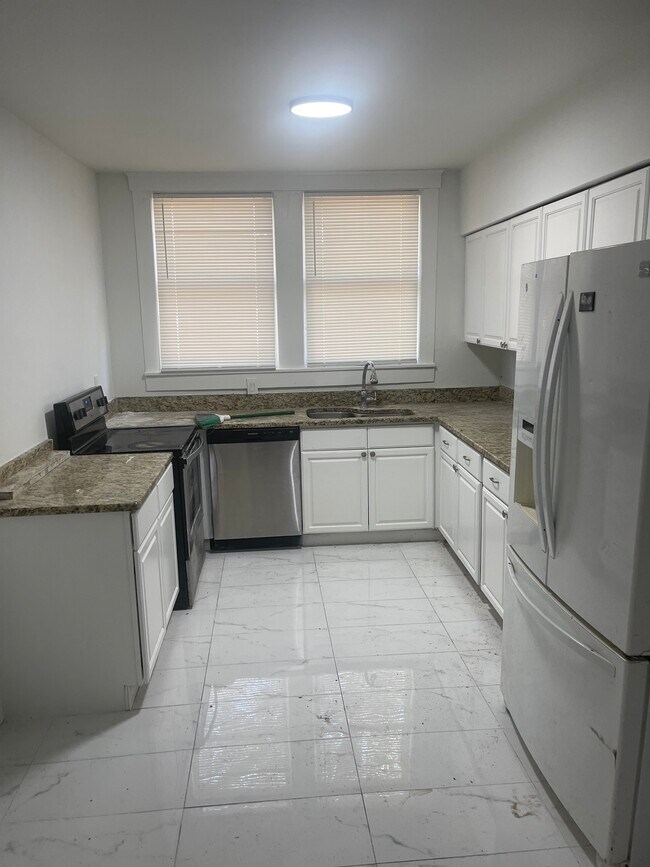 Foto del edificio - 2702 W Sitka St