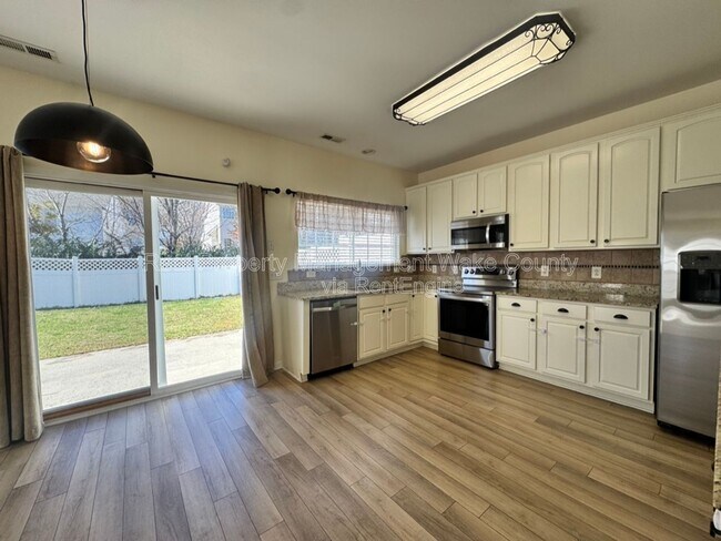 Foto del edificio - 338 Luke Meadow Ln