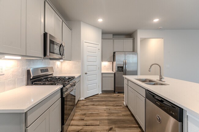 Building Photo - 100 Ashe Juniper Wy