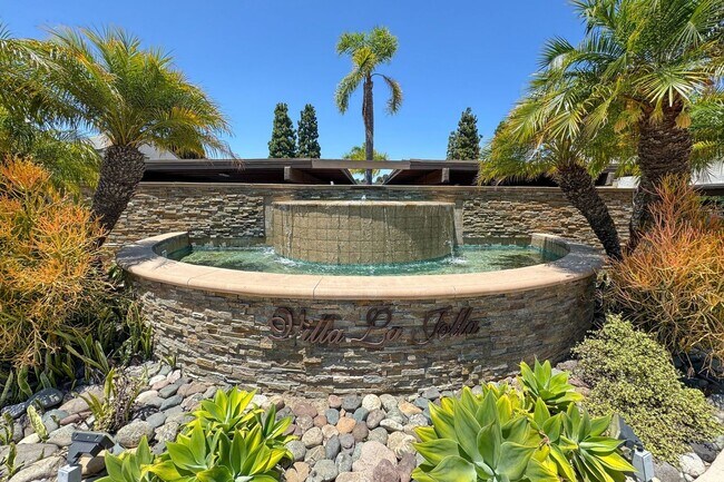 Foto del edificio - 1 Bedroom, 1 Bathroom Condo in the Villa La Jolla Community