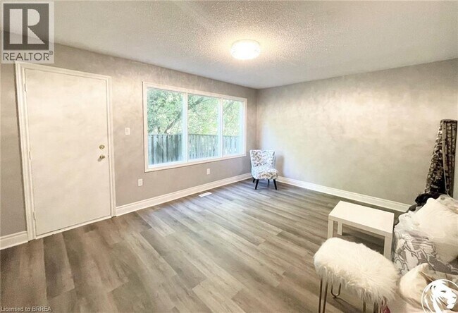 Building Photo - 10 Angus Rd