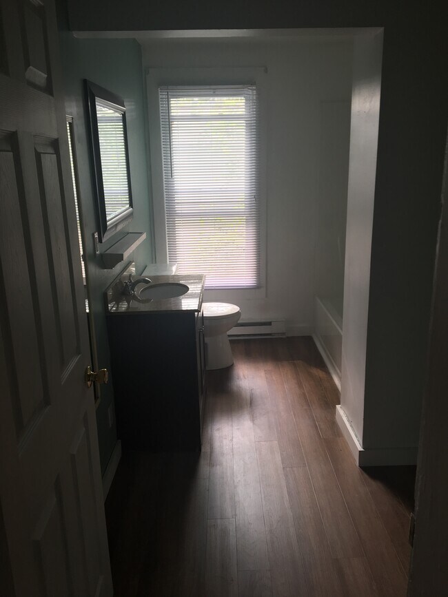 Bath - 18 E Broome St