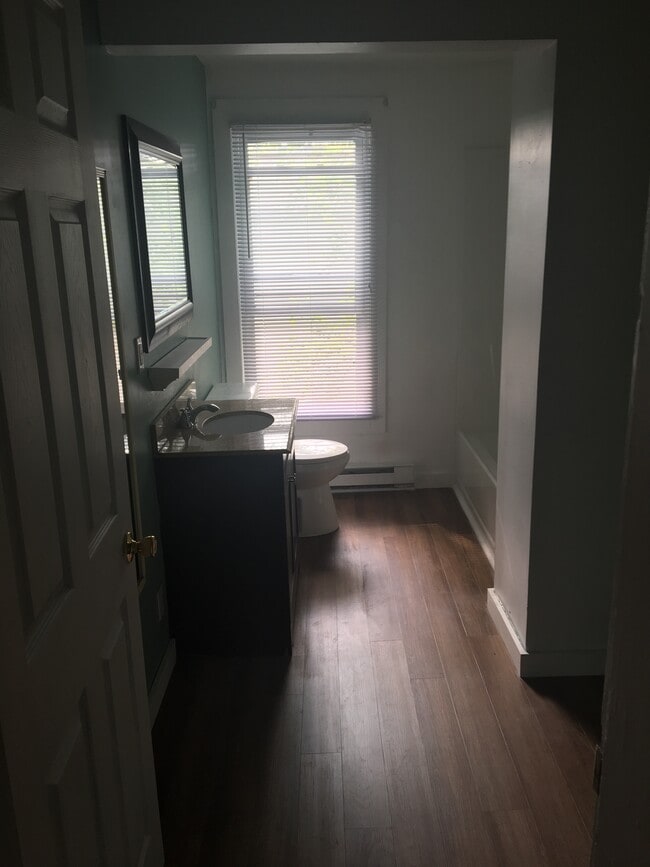 Bath - 18 E Broome St