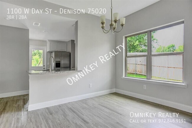 Building Photo - 1100 W Day St