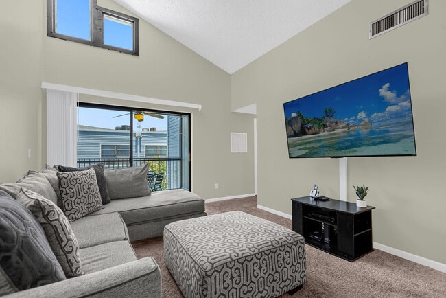 Building Photo - 3841 Atrium Dr