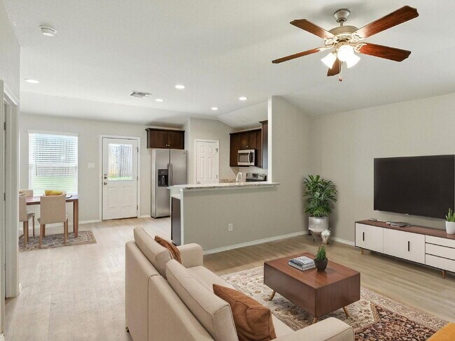 Foto del edificio - Immaculate 3BR/2BA Home Featuring Open-Con...