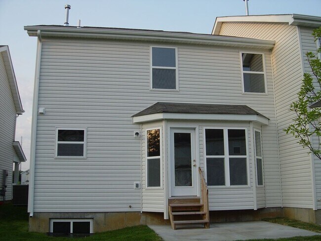 Building Photo - 202 Waterside Crossing