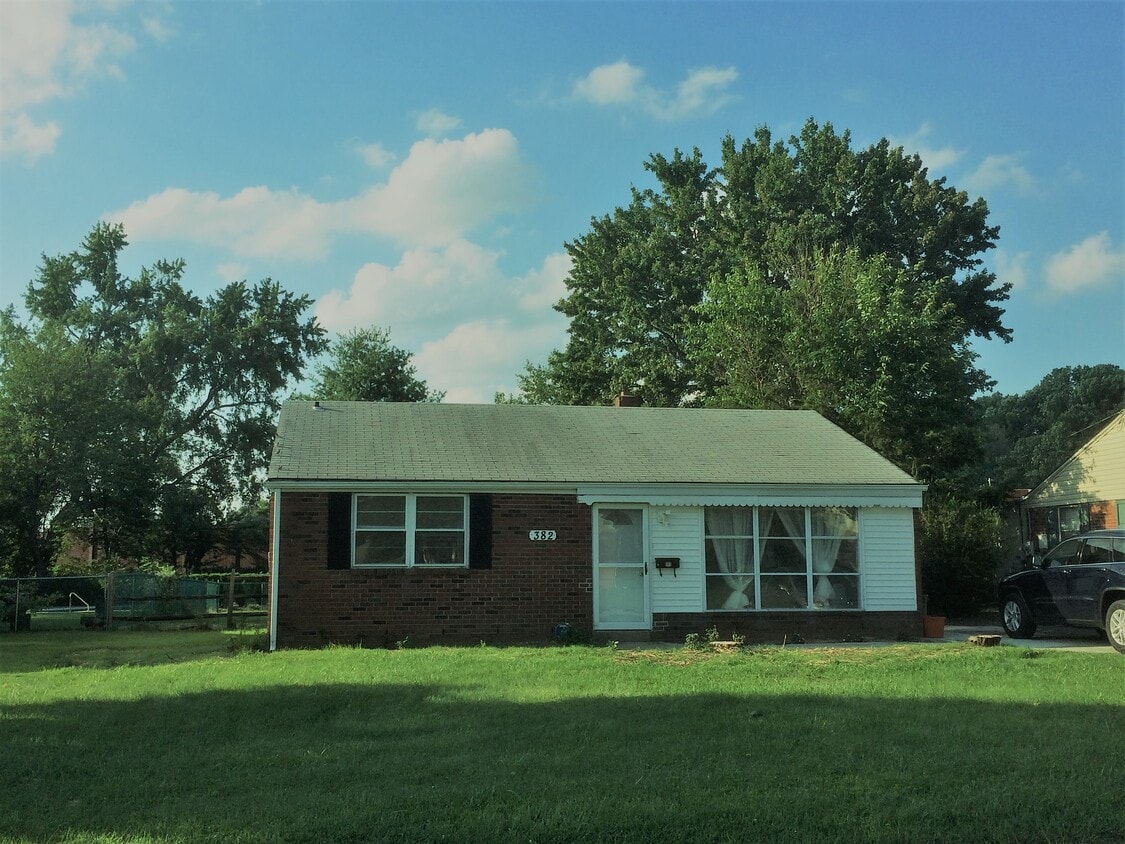 Foto principal - 382 Kingwood Rd