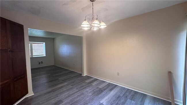 Foto del edificio - 5426 Tullis Dr