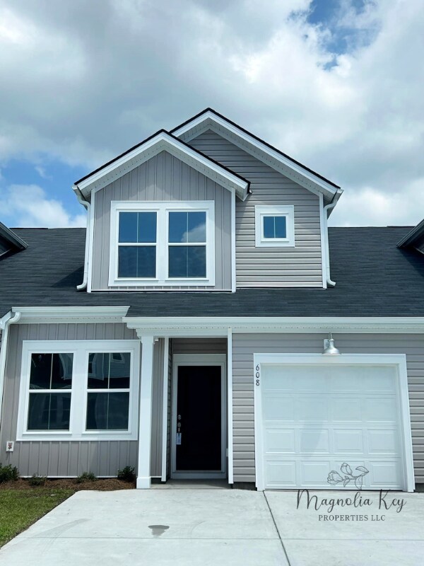 Foto principal - 608 Harrison Mill St