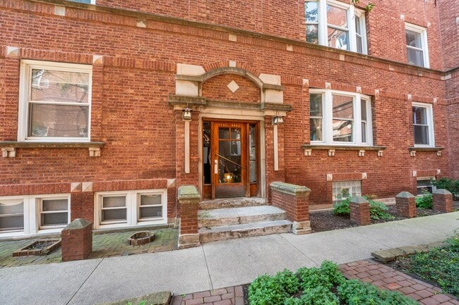 Front Entrance - 4442 N Beacon St