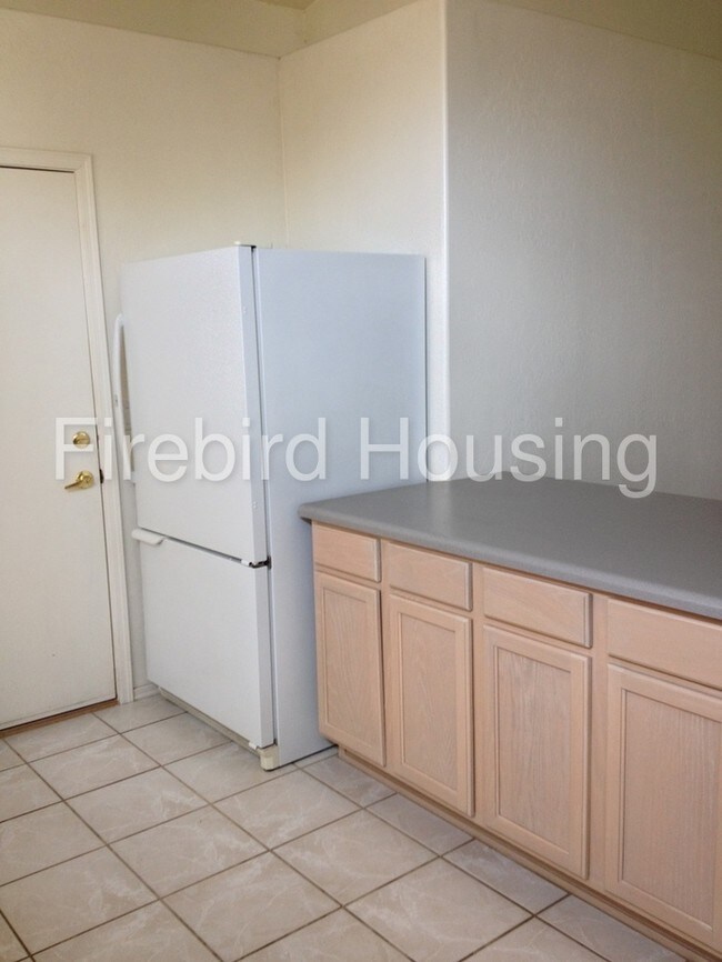 Foto del edificio - 9025 W Virginia Ave