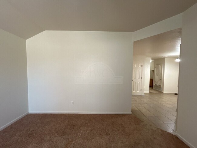 Building Photo - 1405 Cinch