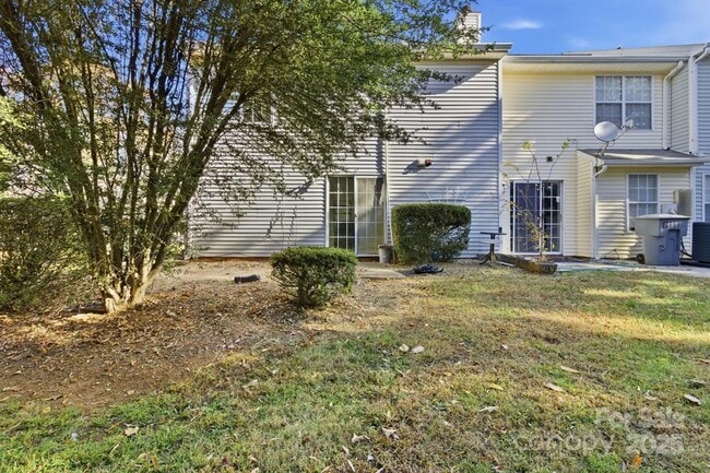 Foto del edificio - 6113 Windsor Gate Ln