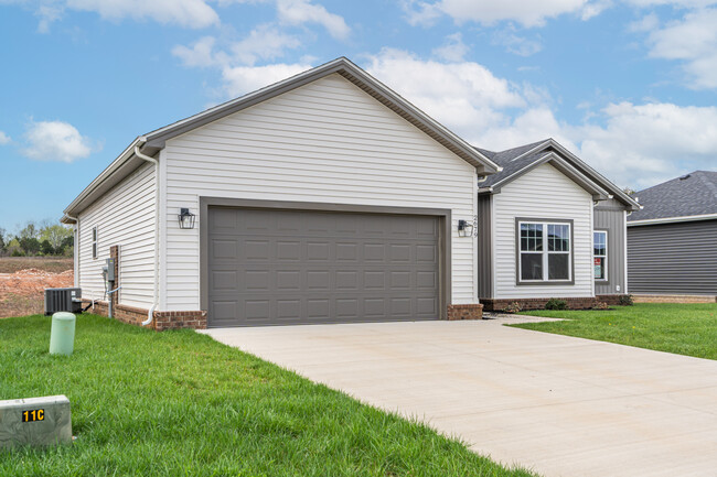 Building Photo - Cedar Pointe