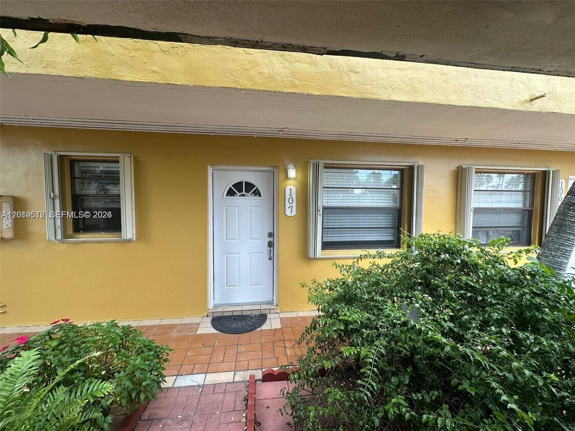 Foto del edificio - 3700 NW 62nd Ave
