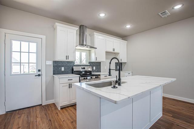 Building Photo - 124 Brookview Dr