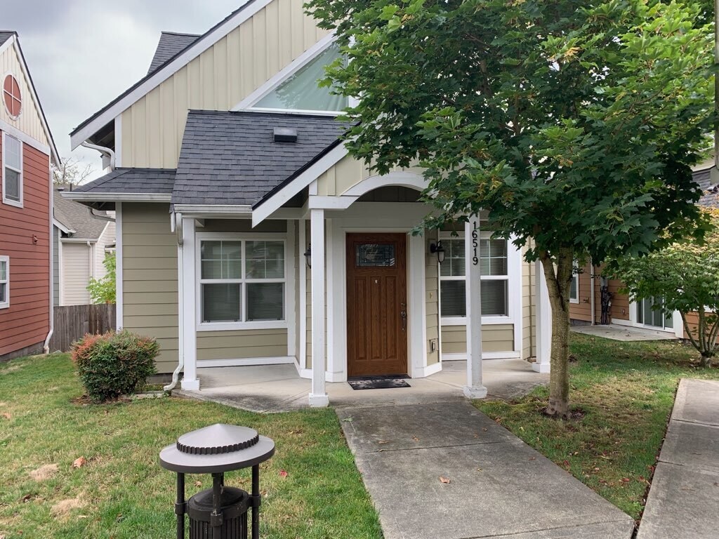 Foto principal - 16511 33rd Ave W