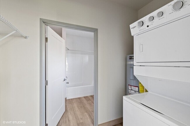 Foto del edificio - 718 Edgewood Pl