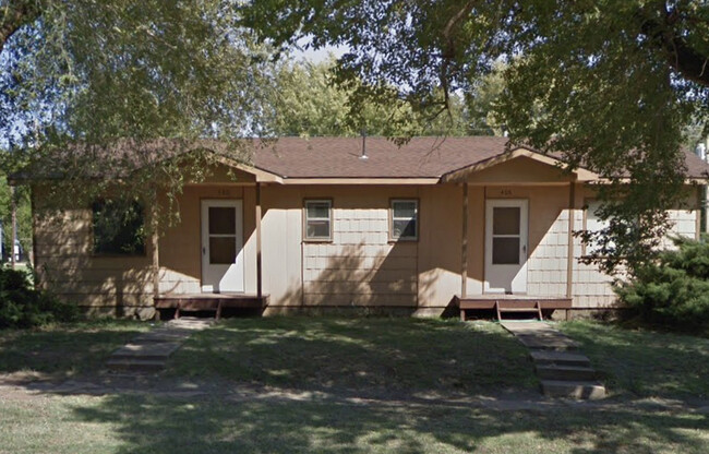 Building Photo - 406 S Sumner