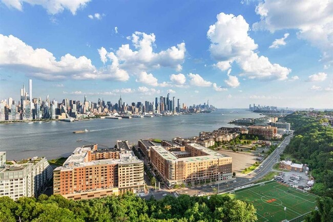 Foto del edificio - 6040 BLVD E