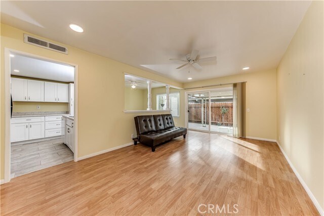 Building Photo - 4698 Larwin Ave