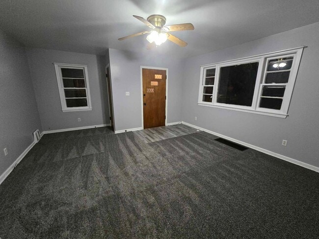 Foto del edificio - Renovated & Move-In Ready 2BR/1BA Home