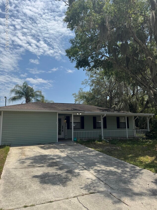 Foto principal - 3453 Brevard Rd