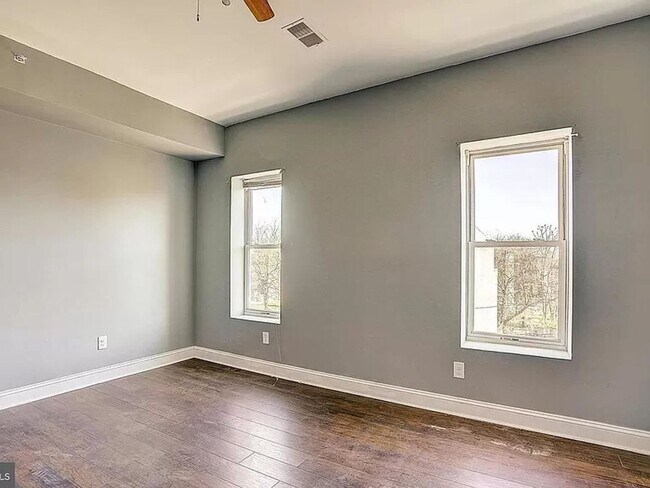 Photo - 4115 Pennsgrove St Apartment