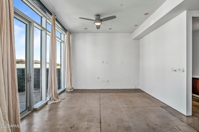 Building Photo - 4747 N Scottsdale Rd