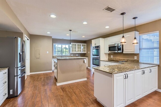 Building Photo - 13003 S Madrone Trail