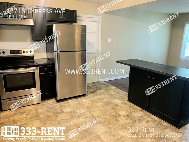 Building Photo - 13718 Cypress Ave