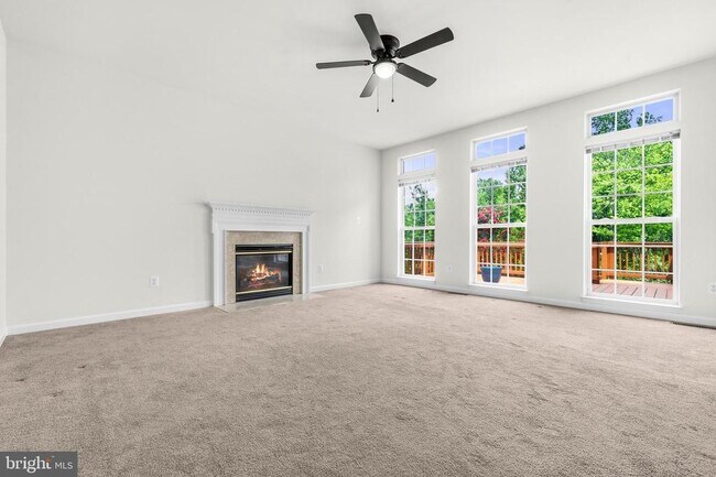 Foto del edificio - 5407 Silver Maple Ln