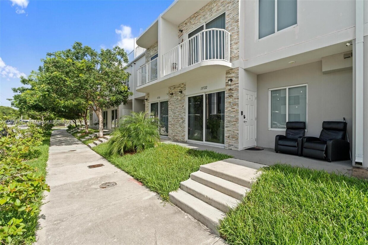 Foto principal - 13722 SW 259th St