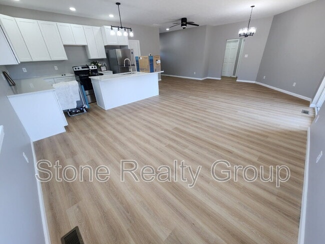 Building Photo - 1162 W Ewing St