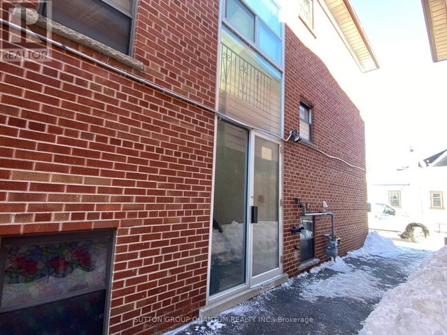 Building Photo - 25A Milton St