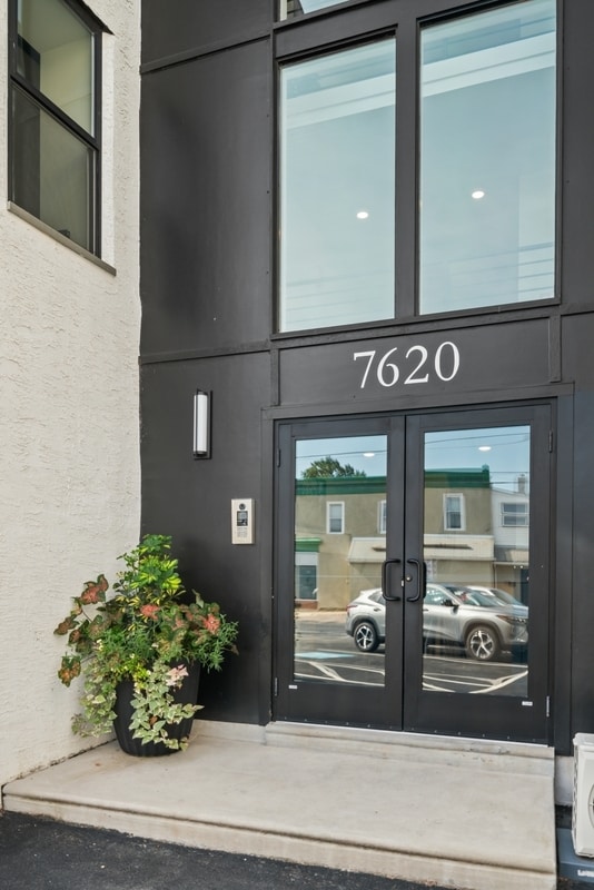 Building Photo - 7620 Ridge Ave
