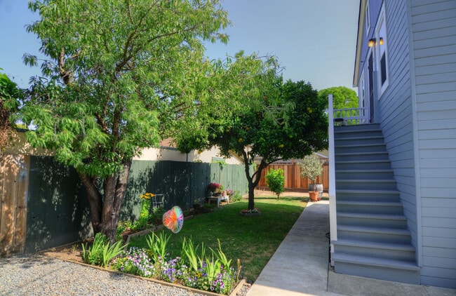 Photo - Rincon_Ave_46-48_E Apartment