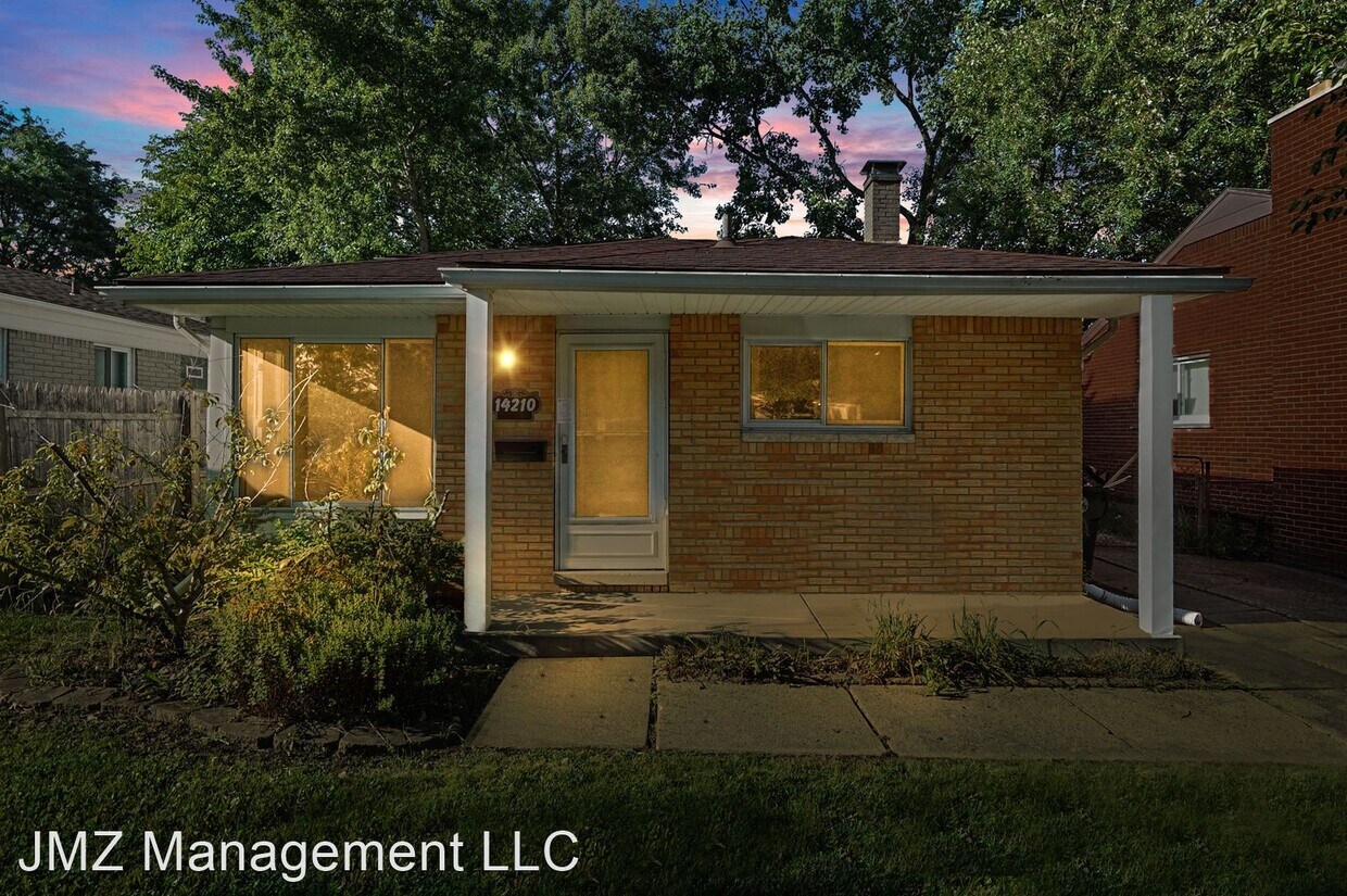 Primary Photo - 3 br, 1.5 bath House - 14210 Manhattan St