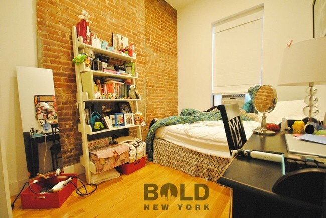 Building Photo - 150 W 84th St